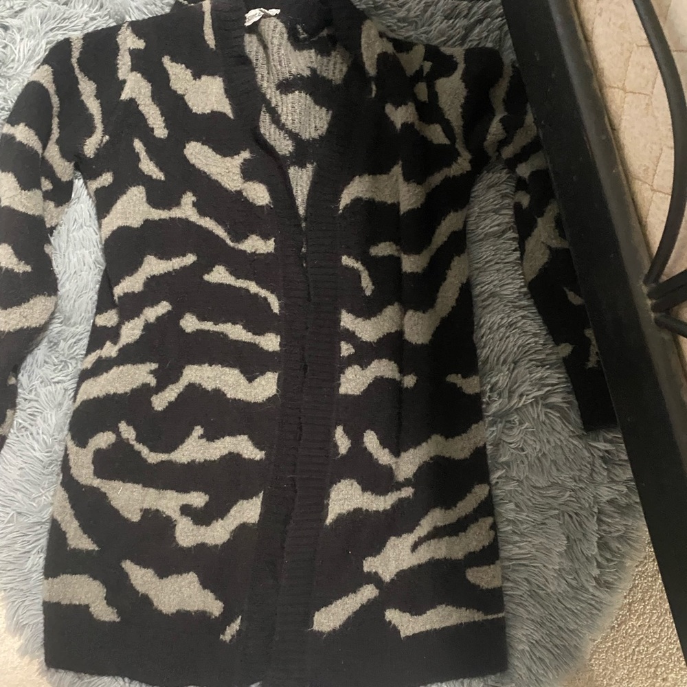 Long oversized zebra sweater